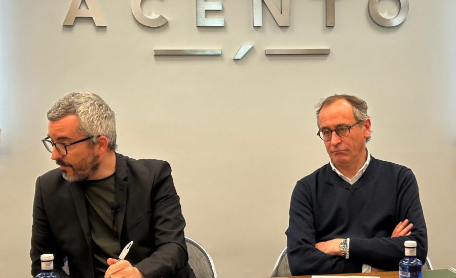 El secretario de Estado de Sanidad, Javier Padilla, comparte en Acento las claves de la nueva Ley del Medicamento